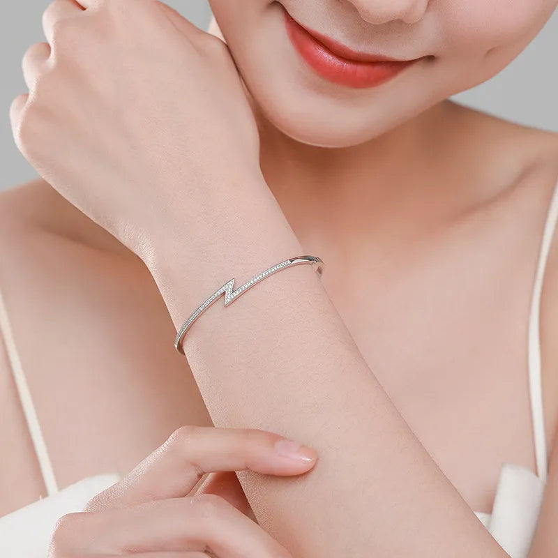 925 Silver Bracelet – Minimalist Lightning Bolt Design